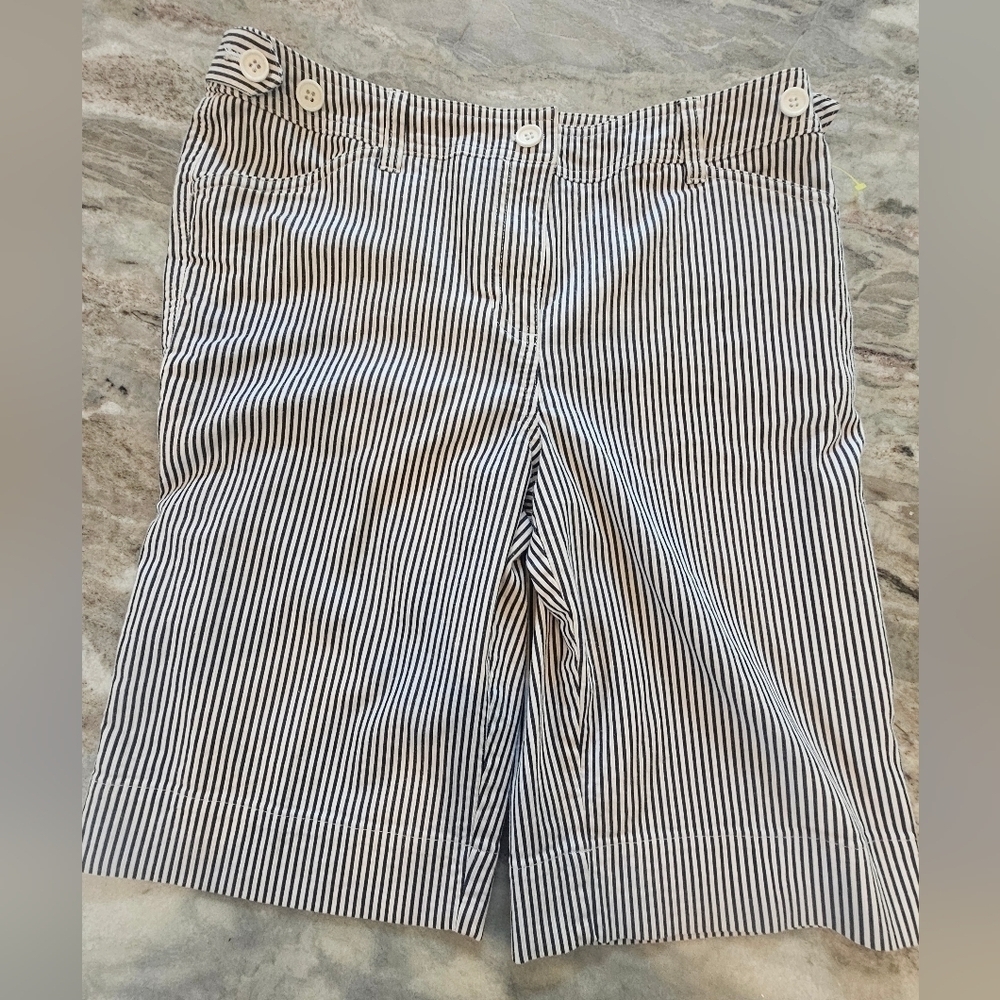 Jones New York Sport Stretch Black White Striped Shorts With Pockets 8 - Picture 1 of 13